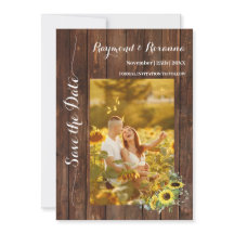 Salvar los girasoles de la vegetación del campo de