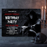 Invitación Scary Grim Reaper Cualquier Fiesta de Cumpleaños d<br><div class="desc">Invite a sus amigos y seres queridos a su fiesta de cumpleaños con esta invitación a la fiesta de Parroquia. ¡Es para morir! Adecuado para cualquier edad.</div>