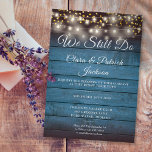 Invitación Seguimos prometiendo renovación de luces de cuerda<br><div class="desc">Personaliza con tu información especial de renovación de votos en letras de moda sobre un fondo azul rústico de madera con bonitas luces de cuerda y corazones dorados confetti. Diseñado por Thisisnotme©</div>