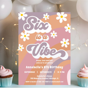 Invitación SEIS es un chica de pasteles retro de Vibe groovy