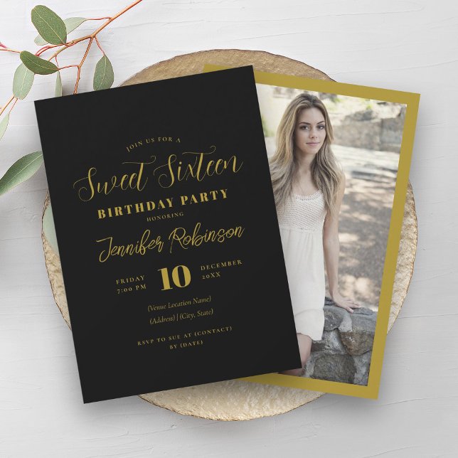 Invitación Sencilla foto en negro y oro dulce 16 Dieciséis (Simple Black & Gold Photo Sweet 16 Sixteen Invitation)