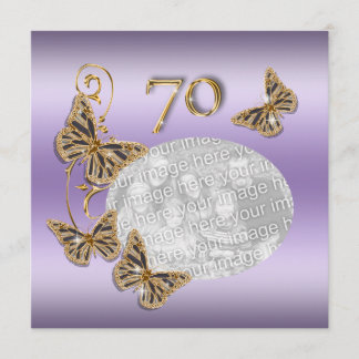 Invitación Septuagésimo cumpleaños del oro 70.o púrpuras