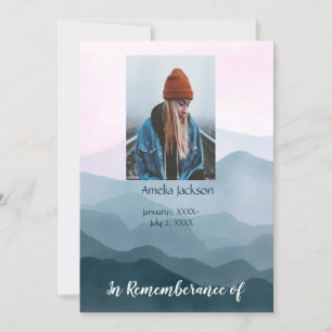 Invitación Servicio en memoria invita al paisaje de montaña