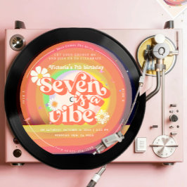 Invitación Seve es una margarita arcoiris retro de Vibe Groov