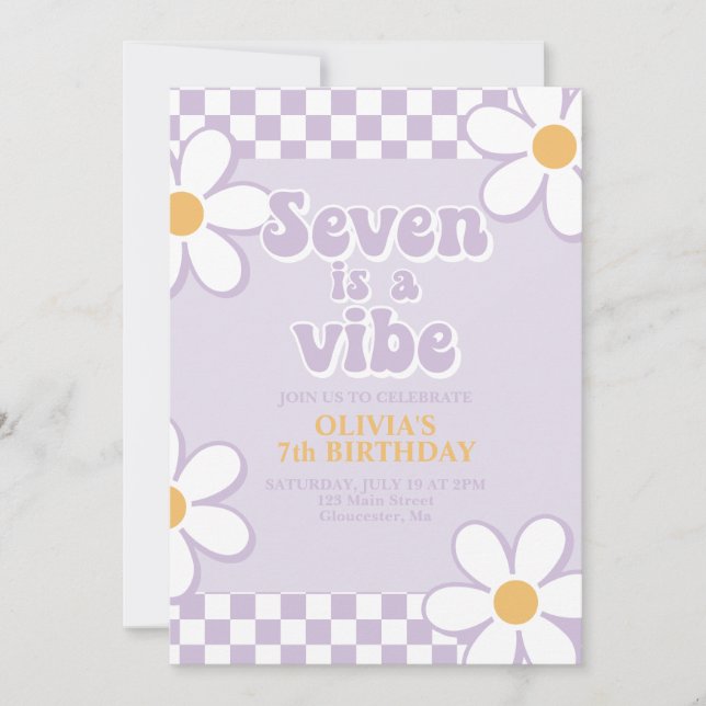 Invitación Seven es un Vibe Retro Check Purple Daisy (Anverso)