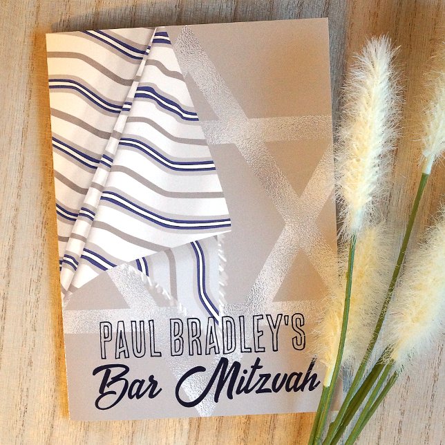 Invitación Shawl Tallit Estrella Plata Azul de David (Unique Budget Blue, Silver Jewish Star of David and Prayer Shawl Bar Mitzvah Invitations. )
