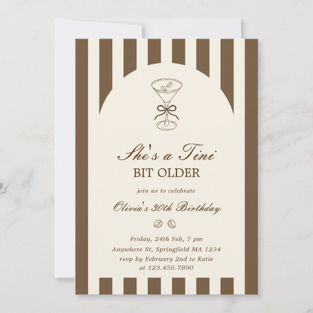 Invitación She's A Tini Bit Older Coffee Martini Birthday (Anverso)