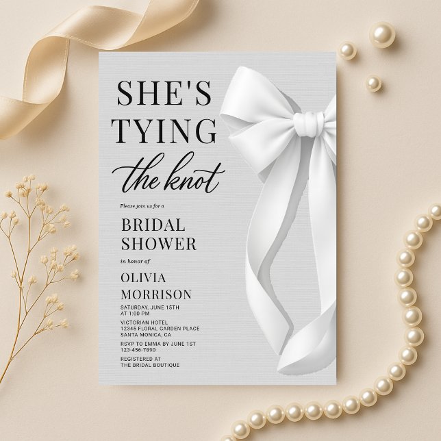 Invitación She's Tying The Knot White Bow Bridal Shower (Subido por el creador)