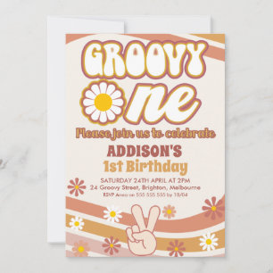 Invitación Signo de paz de Retro Daisies Groovy primer cumple