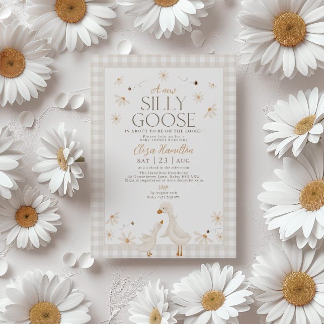 Invitación Silly Goose en el Baby Shower soso Beige Gingham (A new silly goose is about to be on the loose! Beige Gingham Goose Gender Neutral Baby Shower)