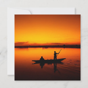 Invitación Silueta de barca de remos al atardecer en el mar-1
