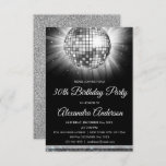 Invitación Silver 30.º Fiesta de cumpleaños Disco Dance Ball<br><div class="desc">Fiesta Plata De Treinta Años Disco Dance Ball Invitación. La invitación a la fiesta de cumpleaños 30 de Silver y Black es perfecta para un Fiesta moderno que cumple 30 años. El Diseñador puede crear productos coincidentes personalizados por petición.</div>