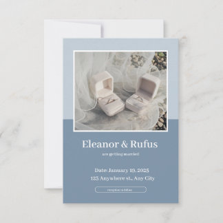 Invitación simple azul y blanca centrada en la fot