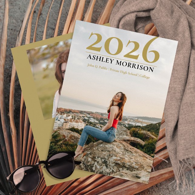 Invitación Simple Classy 2025 Dos fotos - Graduación de Olivo (Simple Classy 2026 Two Photo Collage Olive Green Graduation Announcement - Print | Download)