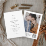 Invitación Simple código QR de matrimonio elegante en blanco<br><div class="desc">Una simple invitación al código QR de Boda Elegante en Blanco y Negro con tipografía clásica. Perfecto para un boda clásico,  donde elementos tradicionales se combinan con detalles modernos para crear la combinación perfecta de elegancia intemporal. Haga clic en el botón de edición para personalizar de este diseño.</div>