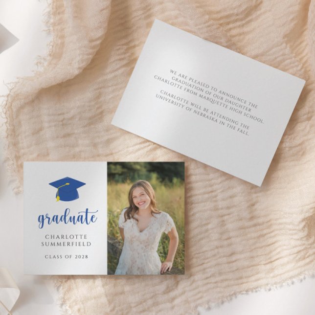Invitación simple de graduación en azul y blanco (Subido por el creador)