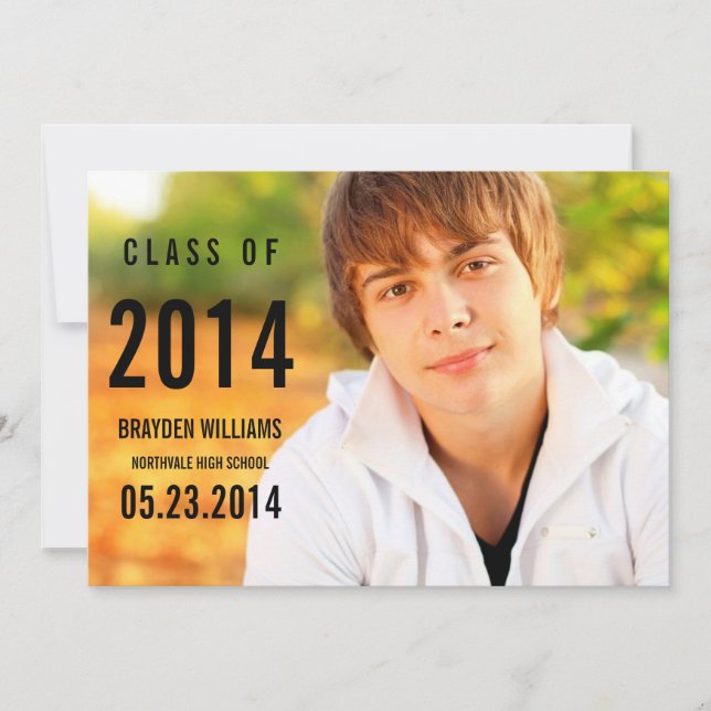 Invitación simple de graduación negra (Anverso)