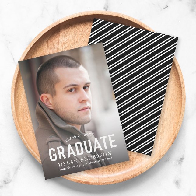 Invitación simple negrita de graduación de foto (Subido por el creador)
