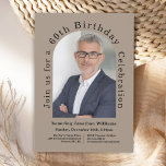 Invitación Simple Photo Arch 60th Birthday Party<br><div class="desc">Tan única como la persona que se celebra, esta moderna invitación a la fiesta de cumpleaños número 60 incluye una maravillosa plantilla de fotos en forma de arco para personalizar con la foto de su homólogo. Un fondo beige/marrón neutro aporta un toque moderno a la decoración. La plantilla de texto...</div>