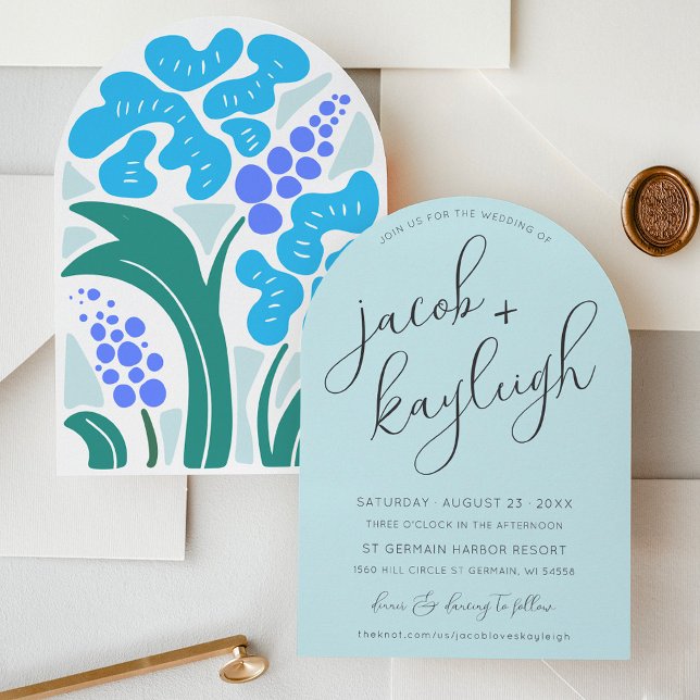 Invitación Simple Retro Floral cielo azul Boda de arco modern (Simple retro 70's blue purple green boho floral script modern arch sky blue arch wedding invitation)