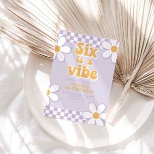 Invitación Six es una Vibra Retro Check Lila Margarita
