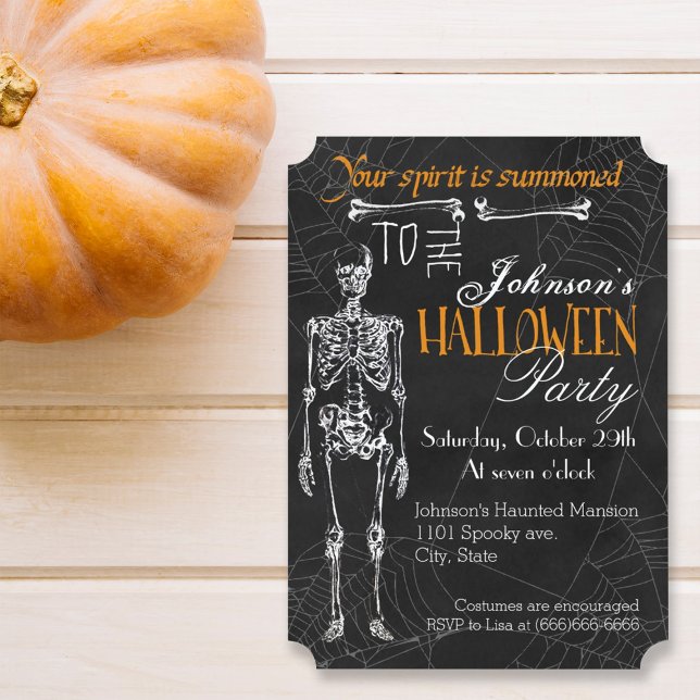 Invitación Skeleton Spider Web Spirit Halloween Party (Invite your friends spirits to your spooky Halloween party with this black charcoal skeleton design.)