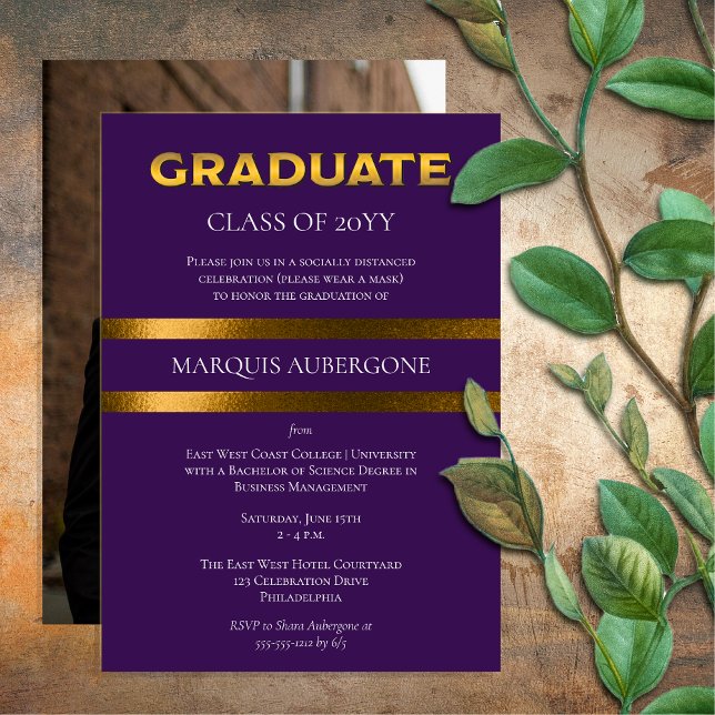 Invitación Sleek College | Púrpura Univ| Fiesta de graduación (Sleek College or University Purple | Gold Graduation Announcement and Party Invitation Print Digital)