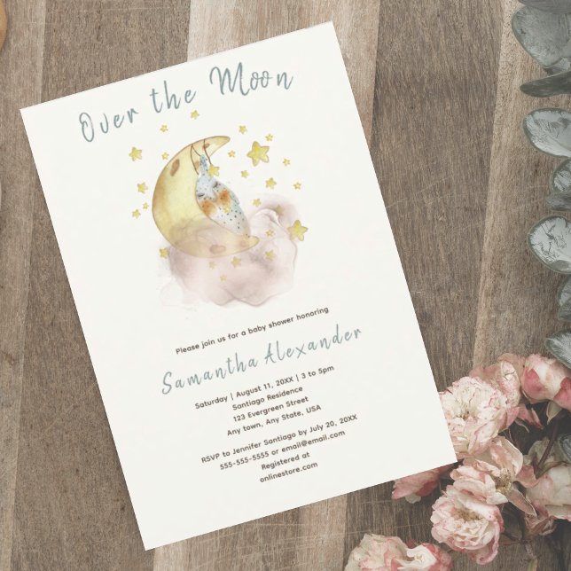 Invitación Sobre la ducha de bebé de la luna (Over the Moon baby shower invitation. Cute bunny sleeping on crescent moon among starry  background.)