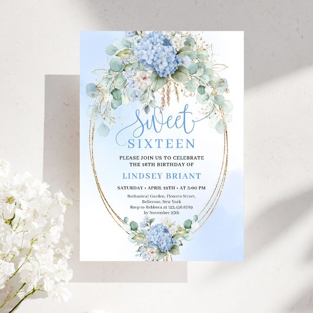Invitación sofisticada de cumpleaños Sweet 16 flor (Sophisticated Blue Floral Sweet 16 Birthday Invite)