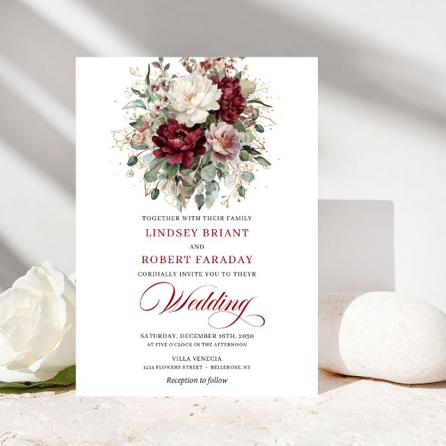 Invitación Sofisticada Flor Blanca Borgoña Boda de Oro  (Sophisticated Burgundy White Floral Gold Wedding Invite)