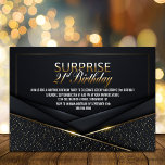 Invitación Sofisticado Oro Negro 21 cumpleaños sorpresa<br><div class="desc">Esta elegante y elegante invitación a la fiesta de cumpleaños 21 con marcos de oro negro es perfecta para los que quieren hacer una declaración y marcar el tono para su evento semi-formal o corbata negra. El fondo negro aporta un toque elegante y sofisticado, mientras que el dorado aporta un...</div>