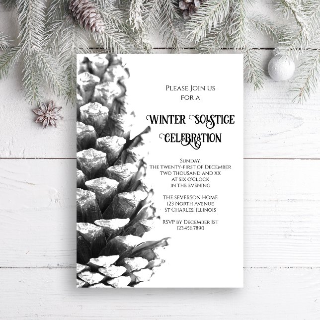 Invitación Solsticio de Invierno Natural Pine Cone Woodland (Invite guests to your wintery celebration with the Natural Pine Cone Winter Solstice Invitation.)