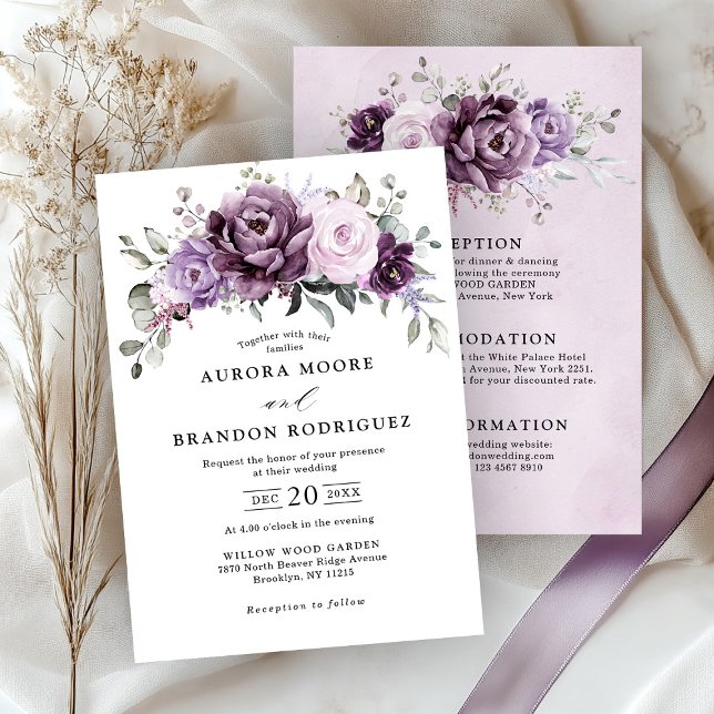 Invitación Sombras de violeta polvoriento florece todo en un  (Shades of Dusty Purple Blooms All in One details on back Wedding Invitation)
