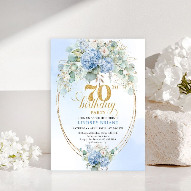 Invitación Sophisticated 70th Birthday Blue Hydrangea Invite (Sophisticated 70th Birthday Blue Hydrangea Invitation)