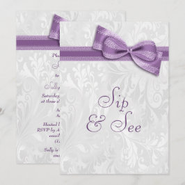 Invitación Sorbo & Vea Damasco Blanco y Lazo Falso Morado