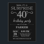 Invitación Sorprenda el 40.o negro y la plata de la<br><div class="desc">Sorprenda la 40.a invitación del cumpleaños con negro y antecedentes del purpurina de la plata. Pizarra. Cumpleaños adulto. Los hombres o las mujeres Bday invitan. Cualquie edad. Para el arreglo para requisitos particulares adicional, haga clic por favor el "personalizar él" botón y utilice nuestra herramienta de diseño para modificar esta...</div>