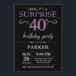 Invitación Sorprenda el 40.o negro y la púrpura de la<br><div class="desc">Sorprenda la 40.a invitación del cumpleaños con el fondo negro y púrpura del purpurina. Pizarra. Cumpleaños adulto. Los hombres o las mujeres Bday invitan. Cualquie edad. Para el arreglo para requisitos particulares adicional, haga clic por favor el "personalizar él" botón y utilice nuestra herramienta de diseño para modificar esta plantilla....</div>