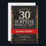 Invitación Sorpresa 30 Fiesta de cumpleaños - Rojo negro dora<br><div class="desc">Sorpresa 30.ª Invitación a la fiesta de cumpleaños. Elegante diseño en falso oro purpurina,  negro y rojo. Presenta tipografía y número de diamante. Perfecto para una elegante celebración de sorpresa para mujeres.</div>
