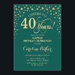 Invitación Sorpresa 40.º Fiesta de cumpleaños - Oro verde esm<br><div class="desc">Sorpresa 40.ª Invitación a la fiesta de cumpleaños. Elegante diseño de color verde esmeralda y falso oro purpurina. Presenta el tipo de letra de guión y los diamantes confetti. ¡Salud a 40 años! Mándame un mensaje si necesitas más personalización.</div>