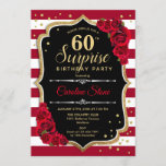 Invitación Sorpresa 60 cumpleaños - Rojo blanco negro<br><div class="desc">Sorpresa Invitación a los 60 Años. Diseño femenino,  blanco negro y rojo con oro falso purpurina. Presenta rayas borgoñas y blancas,  rosas rojas,  letra de guión y confeti. Perfecto para una elegante fiesta de cumpleaños. Se puede personalizar para mostrar cualquier edad. Mándame un mensaje si necesitas más personalización.</div>