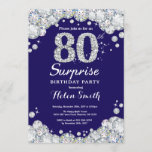 Invitación Sorpresa 80° aniversario de la Marina Blue Silver<br><div class="desc">Sorpresa 80 cumpleaños invitación. Antecedentes turquesa y turquesa de color azul marino y plateado Diamante de imitación Diamante Verde azulado. Elegante Bash cumpleaños. Cumpleaños de adultos. Cumpleaños de las mujeres. Cumpleaños de los hombres. Para más personalización, haga clic en el botón "Personalizar" y utilice nuestra herramienta de diseño para modificar...</div>