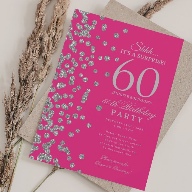 Invitación Sorpresa de brillo de plata Cumpleaños 60  Rosa ca (Silver Glitter Surprise 60th Birthday Hot Pink Invitation)