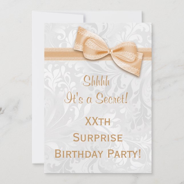 Invitación Sorpresa de cumpleaños con damasco y lazo (Anverso)