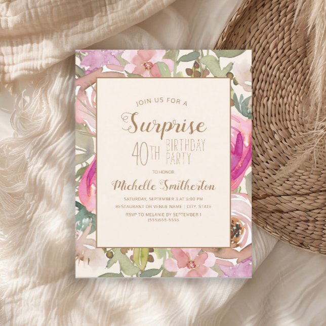 Invitación Sorpresa floral suave rosa morado 40 cumpleaños (Pink watercolor floral and sage green leaves surprise 40th birthday party invitation)