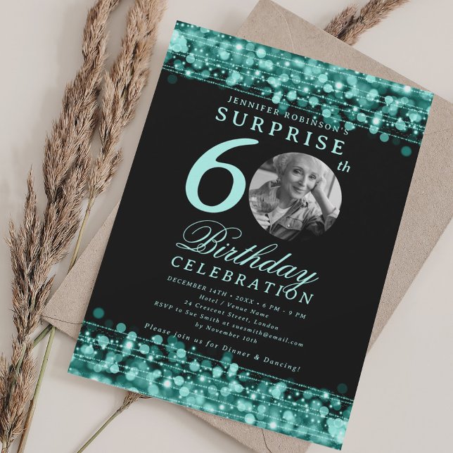 Invitación SORPRESA Foto 60° cumpleaños Luces turquesas (SURPRISE Photo 60th Birthday Turquoise Lights Invitation)