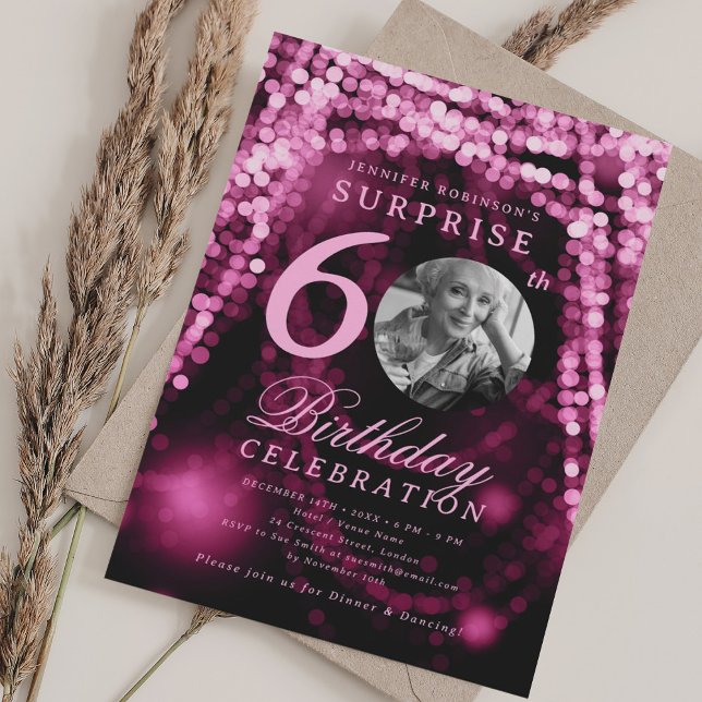 Invitación SORPRESA Foto 60 cumpleaños Luz de cristal rosado  (SURPRISE Photo 60th Birthday Hot Pink Glam Lights Invitation)