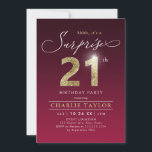 Invitación Sorpresa para adultos de oro burdeos moderno 21 añ<br><div class="desc">Moderno Shhh, es una sorpresa invitación a la fiesta de cumpleaños 21, incluye un guión elegante y un falso purpurina de oro número 21 y detalles de su fiesta sobre el color rojo burdeos del fondo, simple y elegante, gran sorpresa de la invitación de cumpleaños para adultos para hombres y...</div>