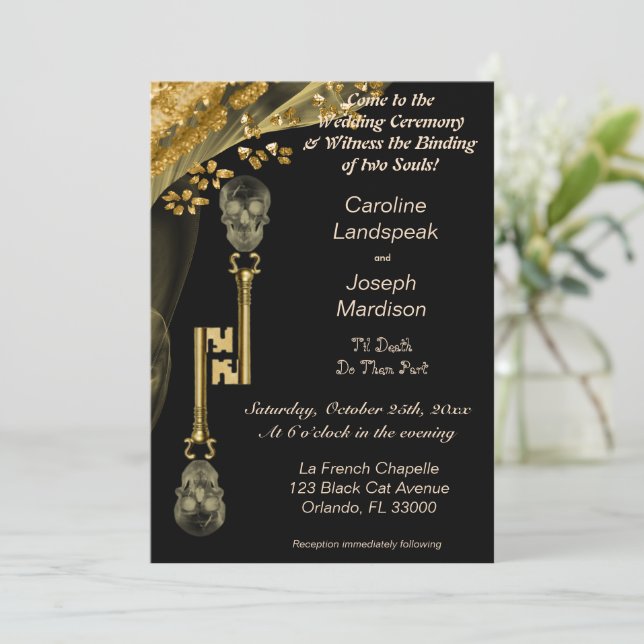 Invitación Spooky Gold Skulls Halloween Boda (Anverso de pie)