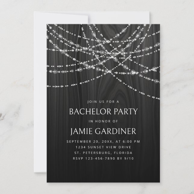 Invitación String Luces Black Wood Rustic Bacheler Party (Anverso)