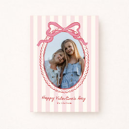 Invitación Striped Bright Pink Bow Valentine’s Day Photo Card